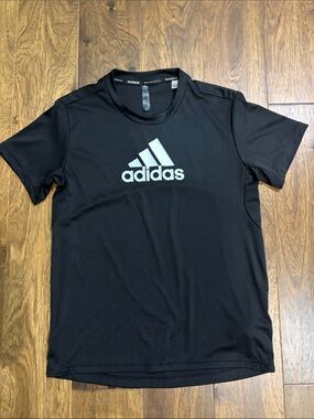 adidas Women’s Black Short Sleeve Logo Tee Size Medium